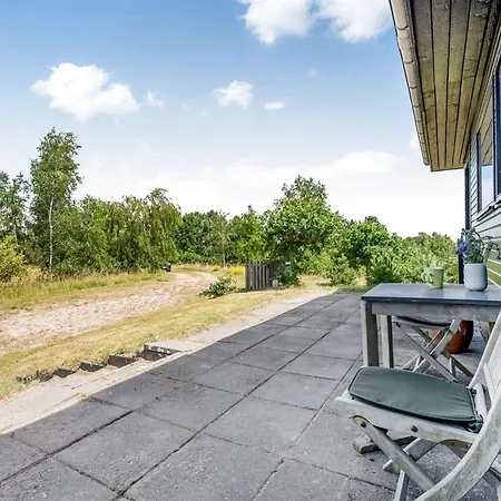 Tabetha - 800m From The Sea By Interhome Knebel